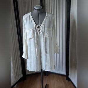 Maurice, off white, long sleeve, laced at the neckline, top